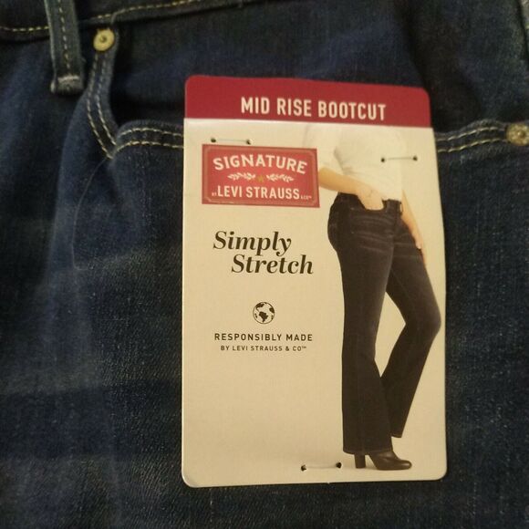 Levis Signature Women's size 22M Mid Rise BootCut Stretch Denim Blue Jeans NEW - Picture 3 of 9